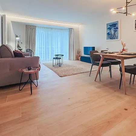 Gorgeous In With Kitchen * Ostend